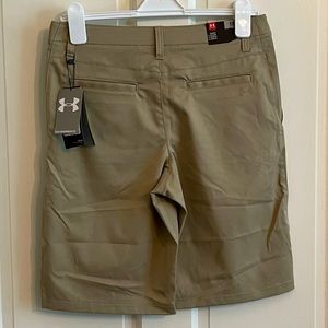 Boys Under Armour Golf shorts *NWT* size 18